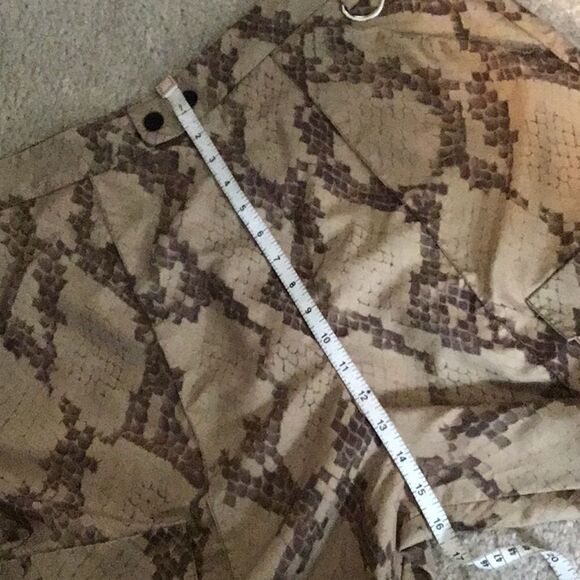 ASOS Pants Women’s Snakeskin Cargo Wide Leg Pockets High Rise Size 12 - Picture 12 of 14